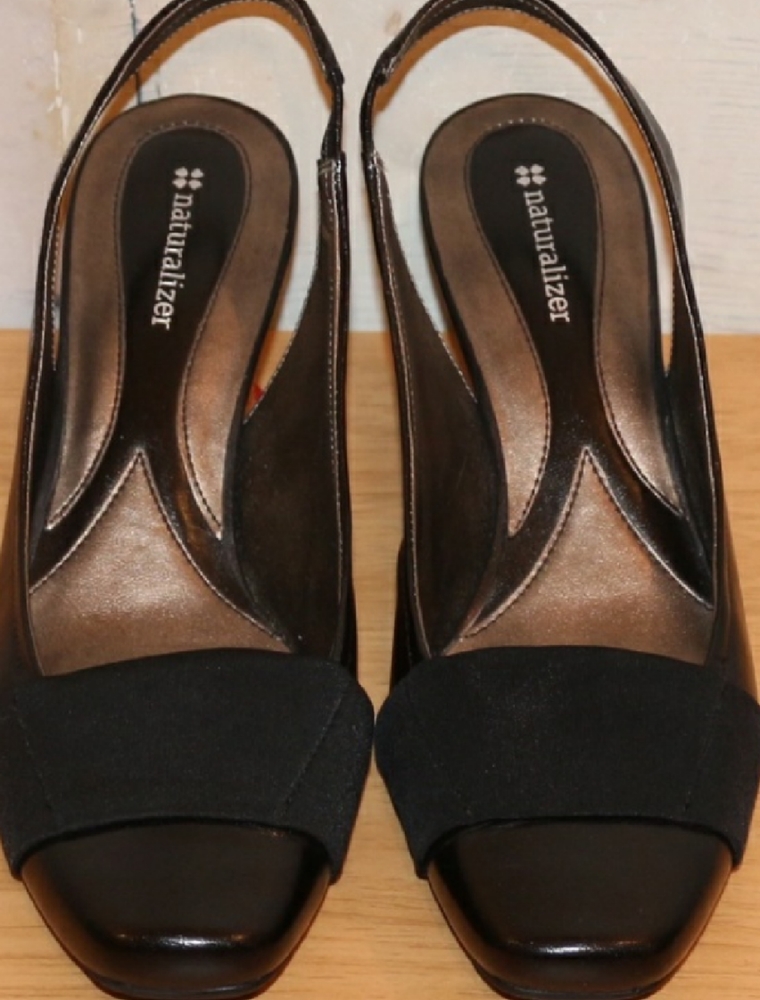 👠 Naturalizer Slingback Heels